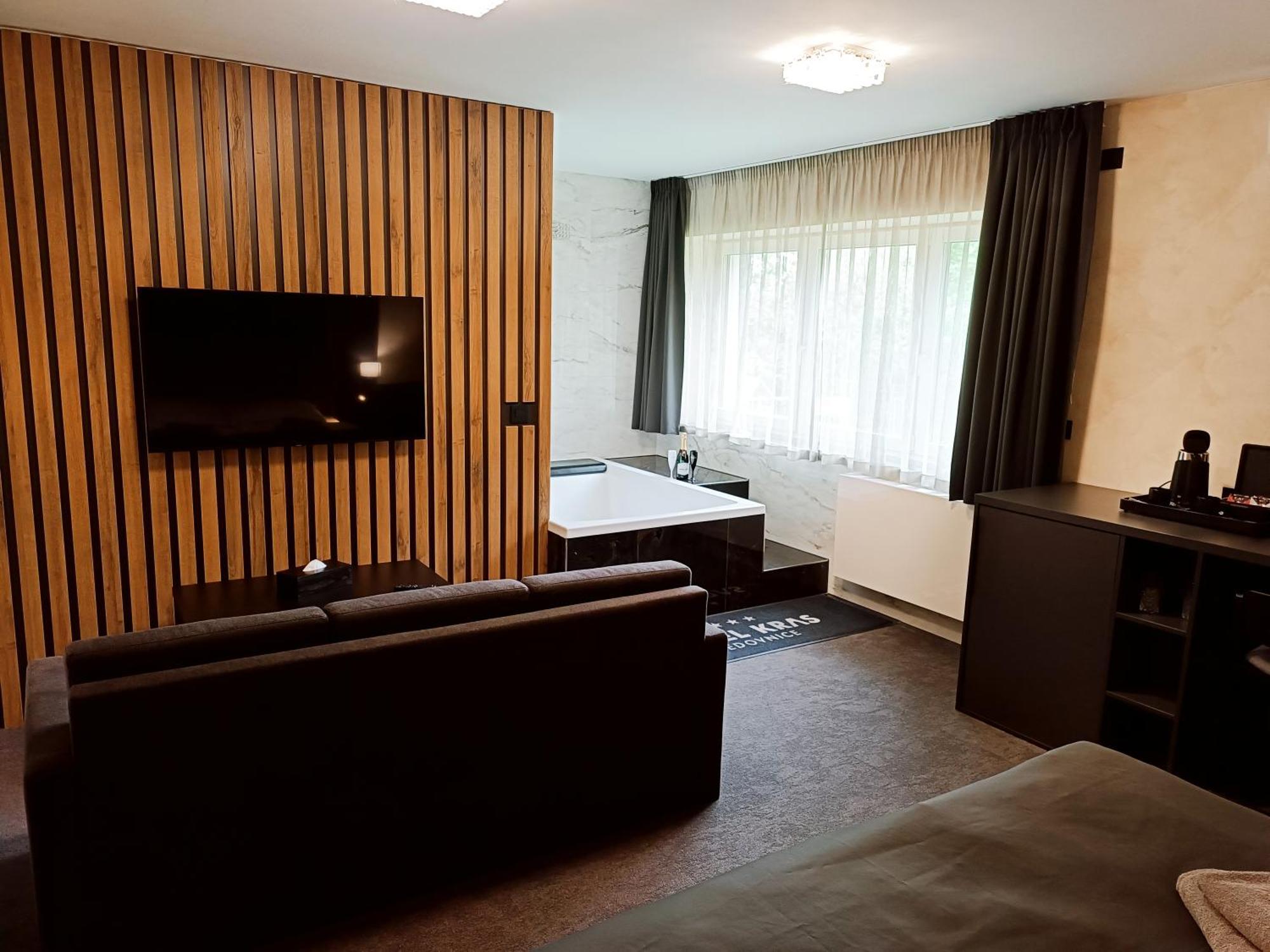 Hotel Kras Jedovnice Εξωτερικό φωτογραφία