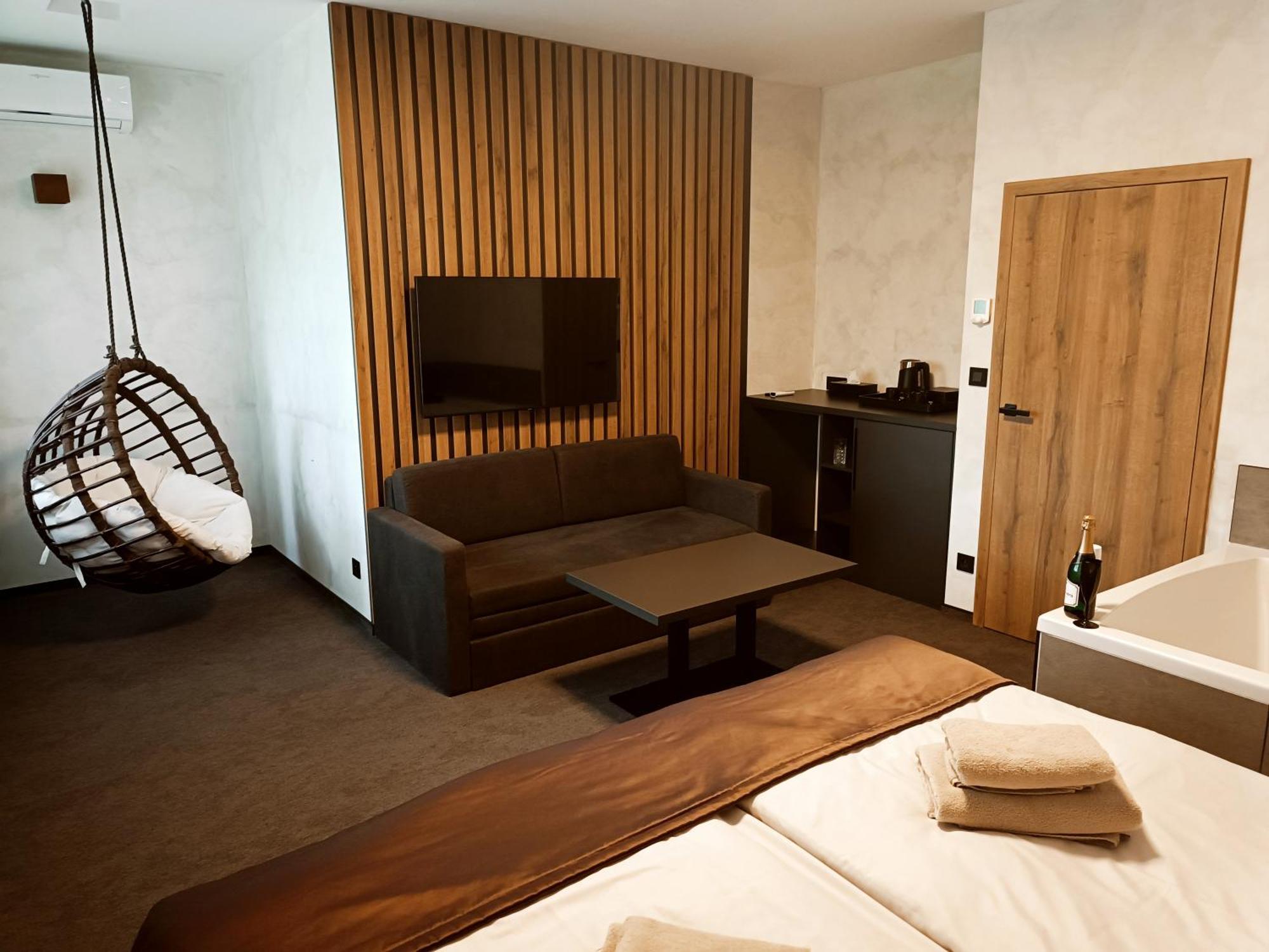 Hotel Kras Jedovnice Εξωτερικό φωτογραφία